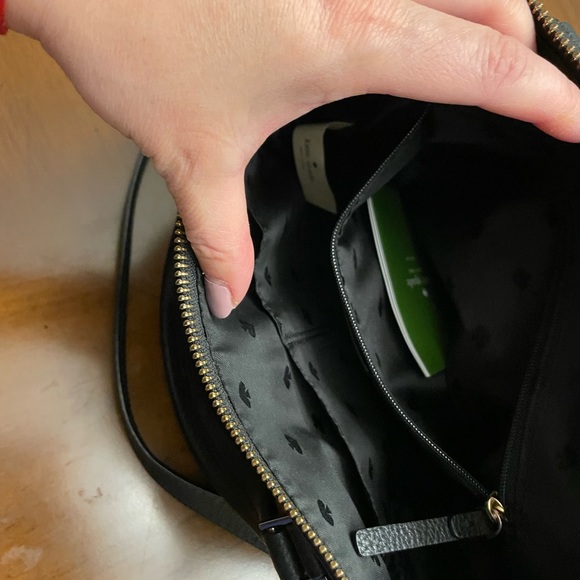 Kate Spade cross over bag. - Picture 7 of 12